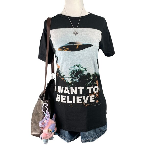 The X-Files Graphic Tee Women’s Small Black UFO I Want to Believe Grunge Y2K - Picture 1 of 6